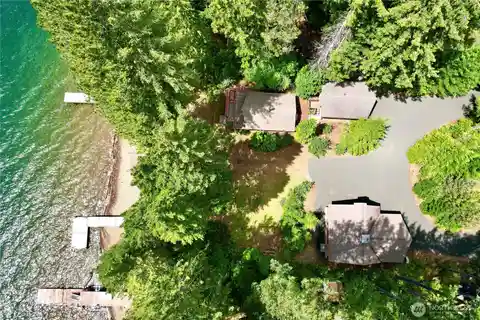 Low-bank Lakefront Living in Mt. Rose Village