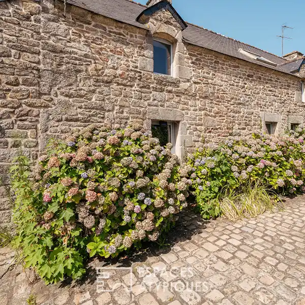 TIMELESS STONE HOME BLENDING CHARACTER AND COMFORT