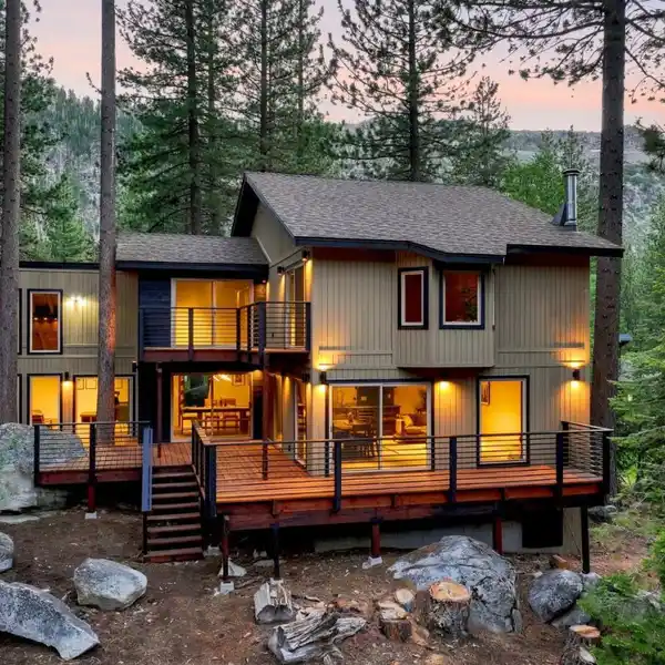 RIVERSIDE RETREAT NESTLED IN NATURE'S EMBRACE