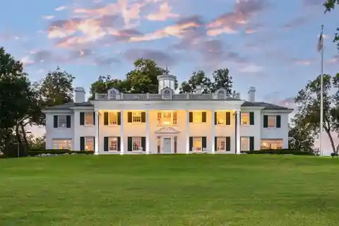 Dallas Landmark Overlooking White Rock Lake