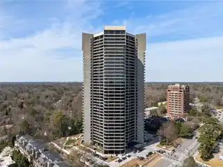 Exquisite High-floor Residence at the Iconic Park Place on Peachtree