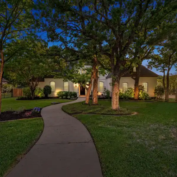 BEAUTIFULLY UPDATED LUXURY HOME