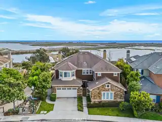 A Masterpiece of Modern Coastal Living