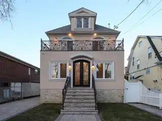 Meticulously Rebuilt Home in Whitestone