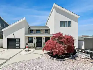 Luxury Waterfront Living in Silver Bay