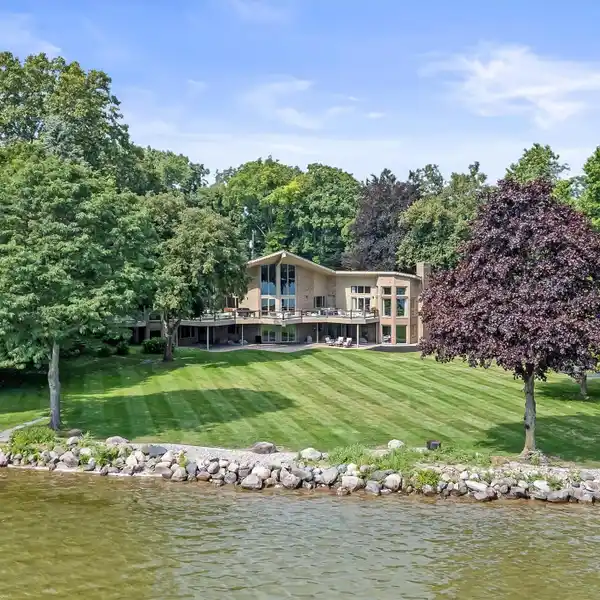 PRIVACY AND PRESTIGE ON ORCHARD LAKE
