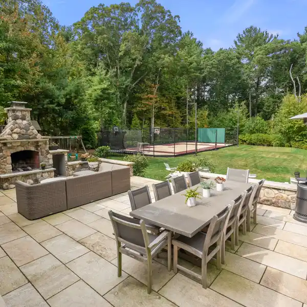 GORGEOUS HOME IN SOUGHT AFTER NEIGHBORHOOD...