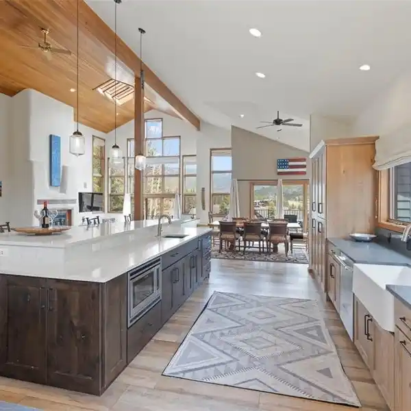 BEAUTIFUL MOUNTAIN RETREAT