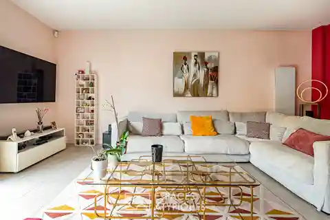 Bright Townhouse with Terrace and Garden