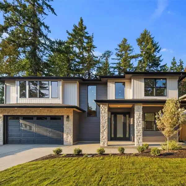 LUXURIOUS CUSTOM BUILT DOWNTOWN HOME