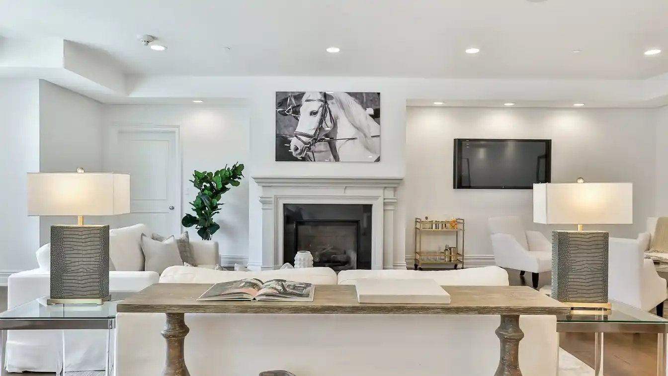 Spacious Luxury Condo in the Heathcote