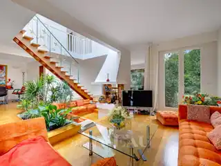 Bright Architect-Designed Property Located in Peaceful and Private Street