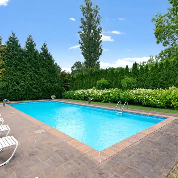 RECENTLY RENOVATED RENTAL COTTAGE WITH MODERN AMENITIES