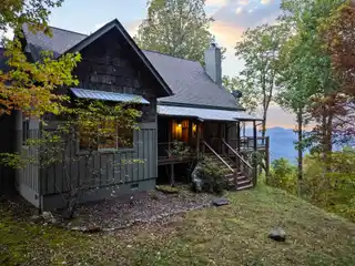 Exquisite Rustic Style Private Scenic Mountain Retreat