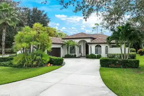 Exquisite Home in Vibrant Wilshire Lakes