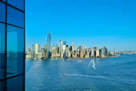 Stunning Corner Unit with Floor-To-Ceiling Windows & Light