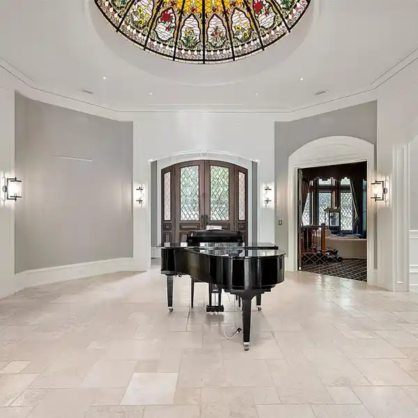 PRIVATE TEN-ACRE ESTATE ALONG THE ROUGE RIVER