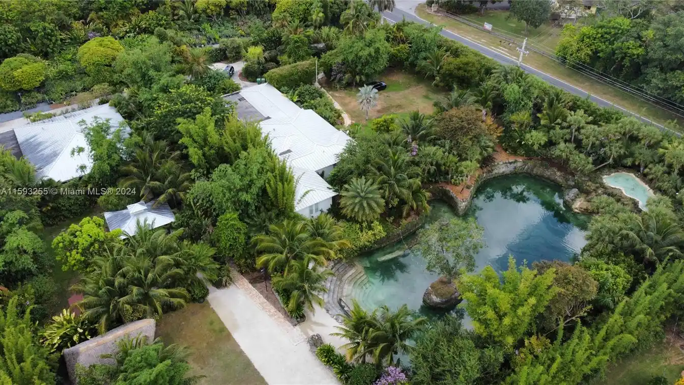 Magical Oasis in the Heart of Redland