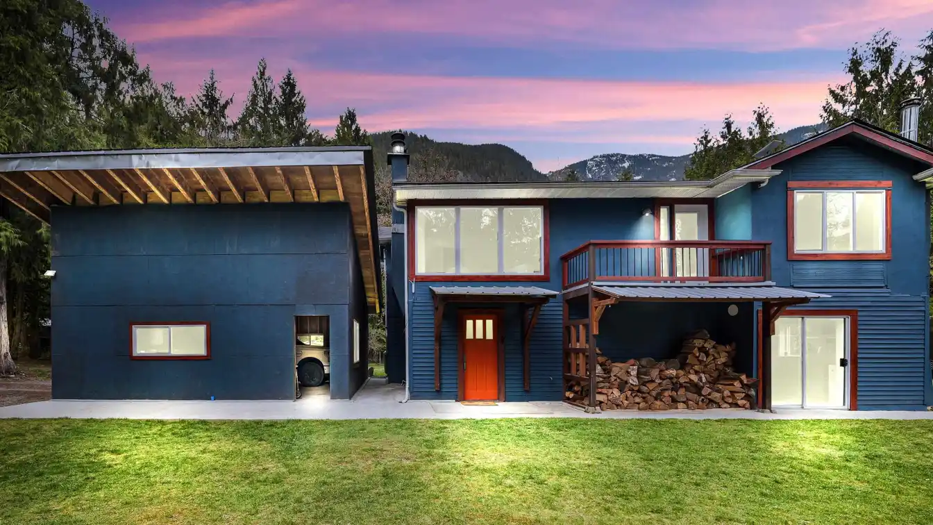 Private Paradise in Squamish Valley