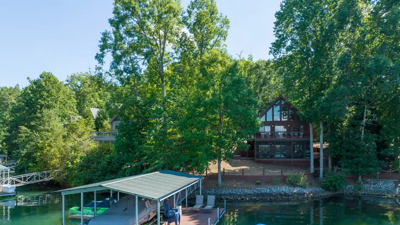 Lake Keowee Waterfront and Mountain View Living