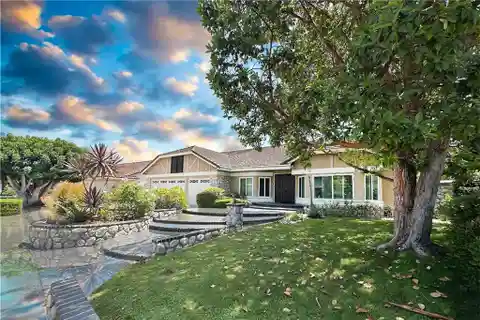 Beautifully Maintained Home in a Friendly Neighborhood