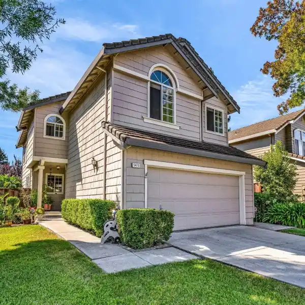 CHARMING CONTEMPORARY GEM