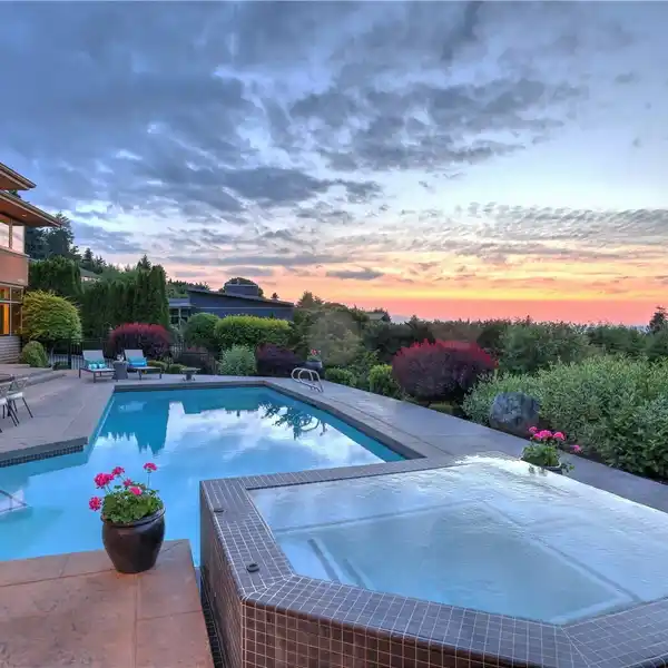 TIMELESS CONTEMPORARY WITH GORGEOUS PANORAMIC VIEWS