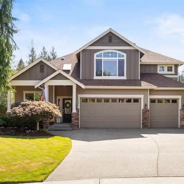 GIG HARBOR GEM WITH PRIVATE BACKYARD RETREAT