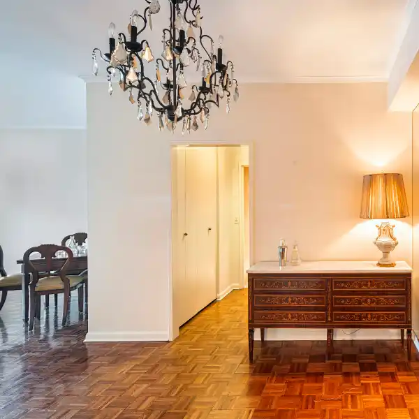 SPACIOUS AND SUNNY ONE BEDROOM LUXURY HOME