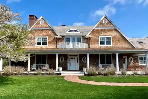 Custom Built Five Bedroom Traditional Home for Rent