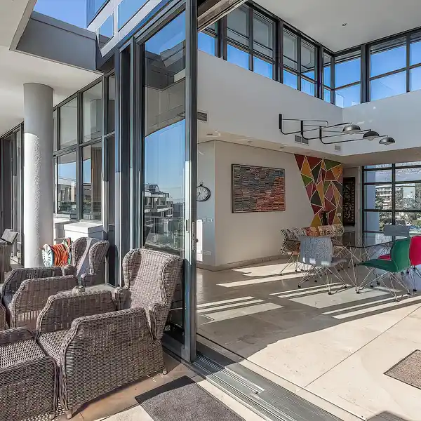 THE PINNACLE OF WATERFRONT PENTHOUSE LIVING