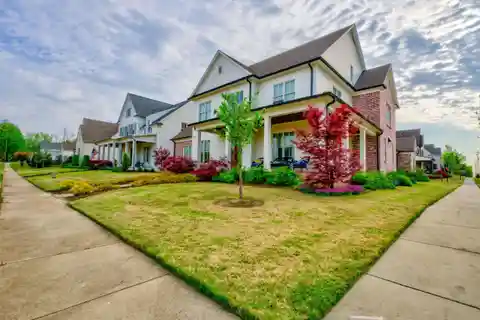 Exquisite Residence in Homewood Place