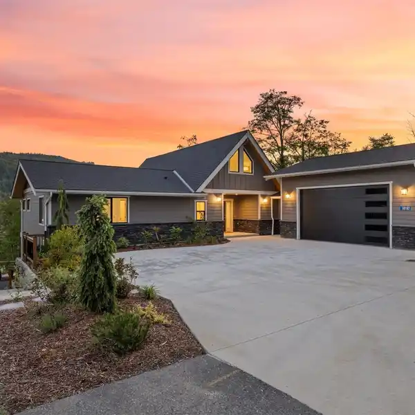 BRAND-NEW CUSTOM HOME PERCHED ABOVE BIG LAKE