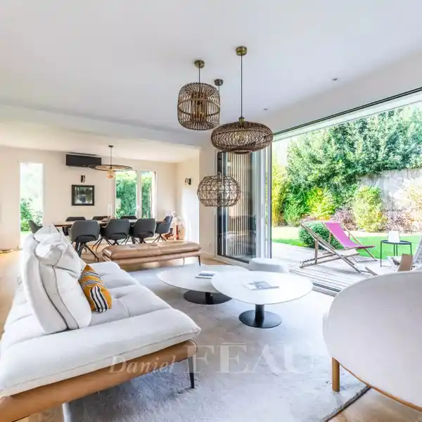 PEACEFUL LUXURY PROPERTY