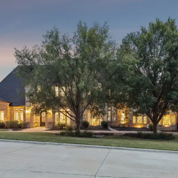 IMMACULATE HOME IN THE COVETED RESERVE OF SOUTHLAKE