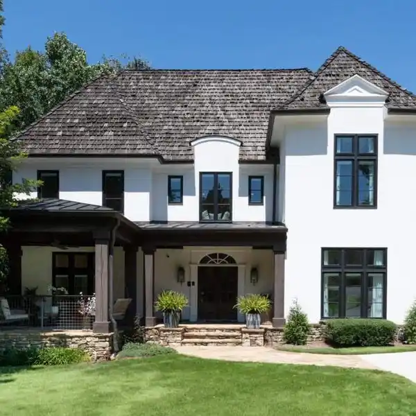 TIMELESS ATLANTA ESTATE WITH MODERN LUXURIES