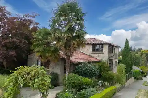 1936 Laurelhurst Treasure