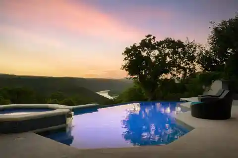 Breathtaking Hill Country Retreat