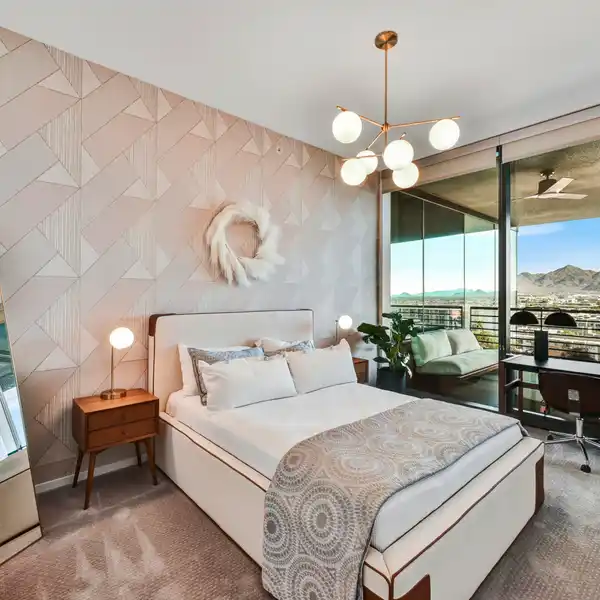 UPGRADED PENTHOUSE UNIT WITH UNOBSTRUCTED VIEWS