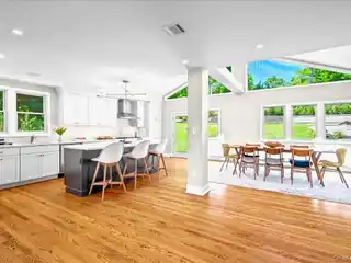 Light-Filled Modern Escape Near the Hudson