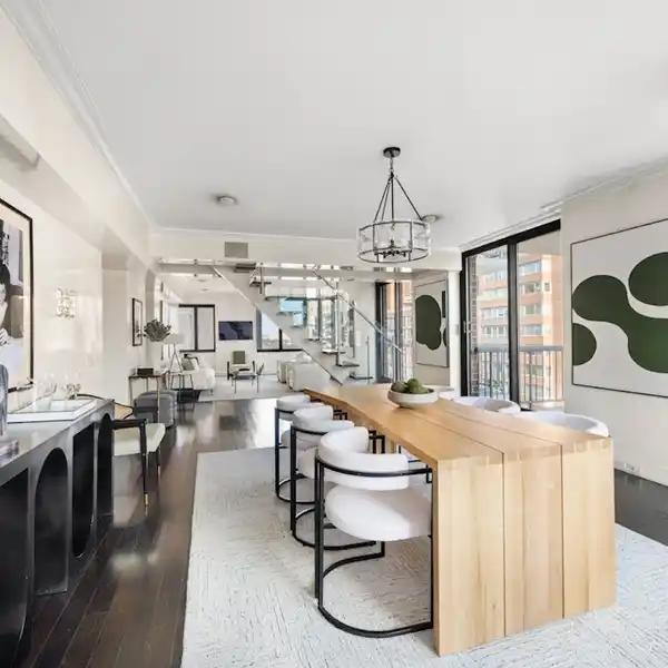 DUPLEX RENTAL ON EAST END AVENUE