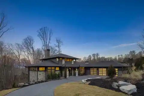 Impeccable Design with Breathtaking Mountain Vistas