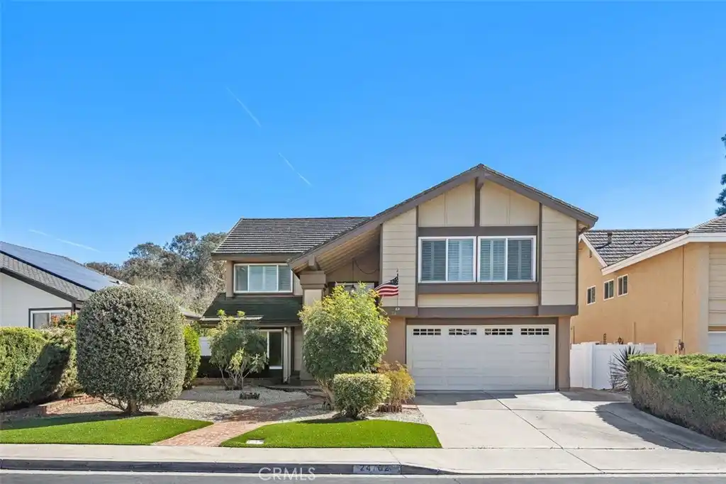 Fabulous Home with Large Pool