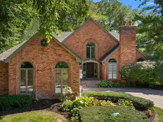 Refined Living with Effortless Elegance and Comfort