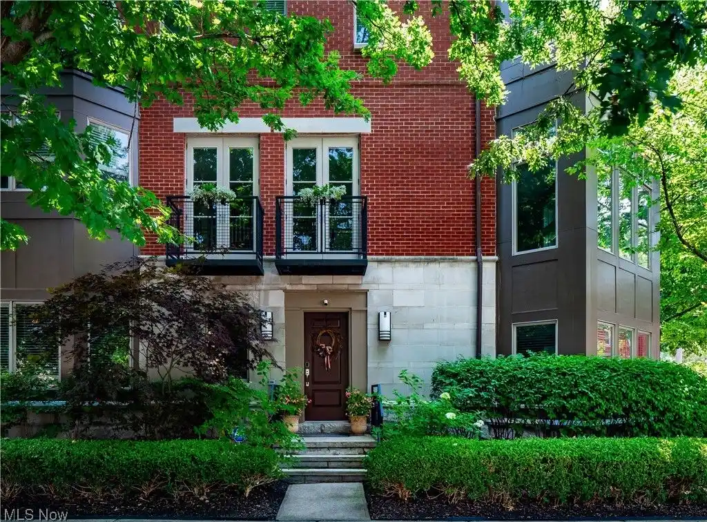 Flagship Residence in the Townhomes of Ohio City