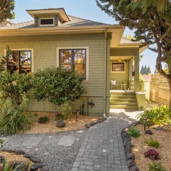 BEAUTIFULLY UPDATED SINGLE-LEVEL CRAFTSMAN HOME
