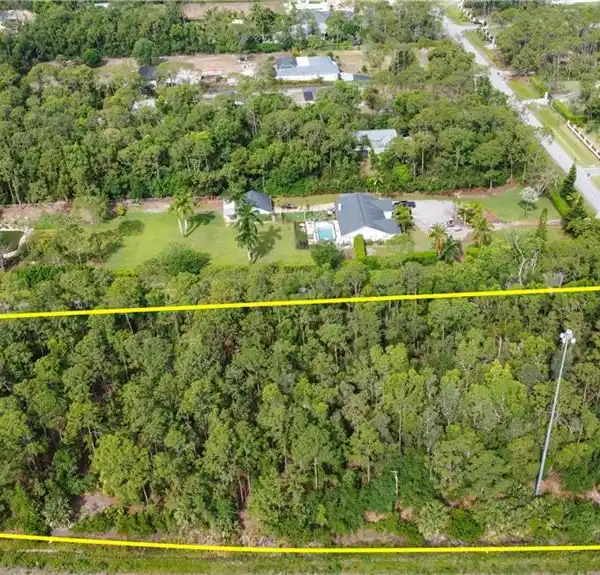 PRIME HOMESITE IN A CENTRAL NEIGHBORHOOD