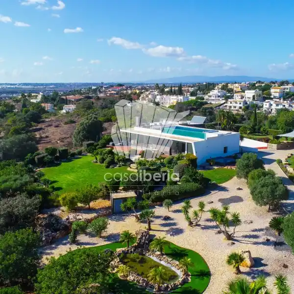 EXCLUSIVE VILLA WITH PANORAMIC SEA VIEWS