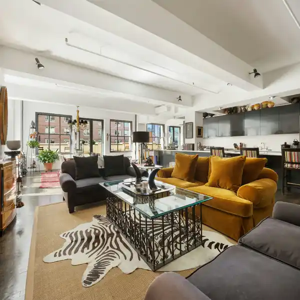 MAGNIFICENT LOFT - FULLY RENOVATED