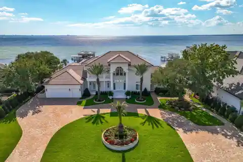 Extraordinary Bay Front Estate